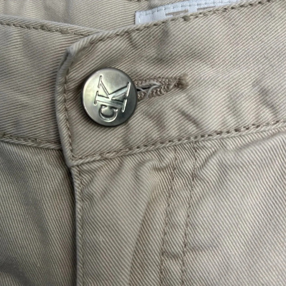 Calvin Klein boys khaki shorts - size 10 - Picture 3 of 8